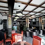 卢比亚纳酒店 3* Yrsheku