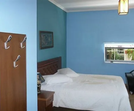 卢比亚纳酒店 3* Yrsheku